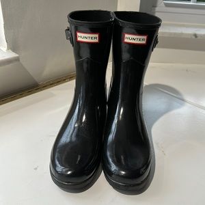 Women’s Refined style Hunter rain boots- size 11